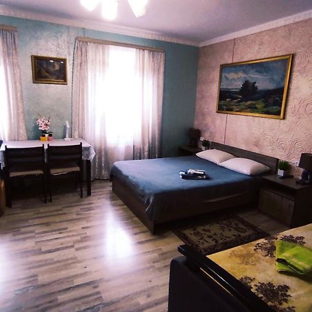 Міні Квартал Hotel Yahotyn Exterior photo
