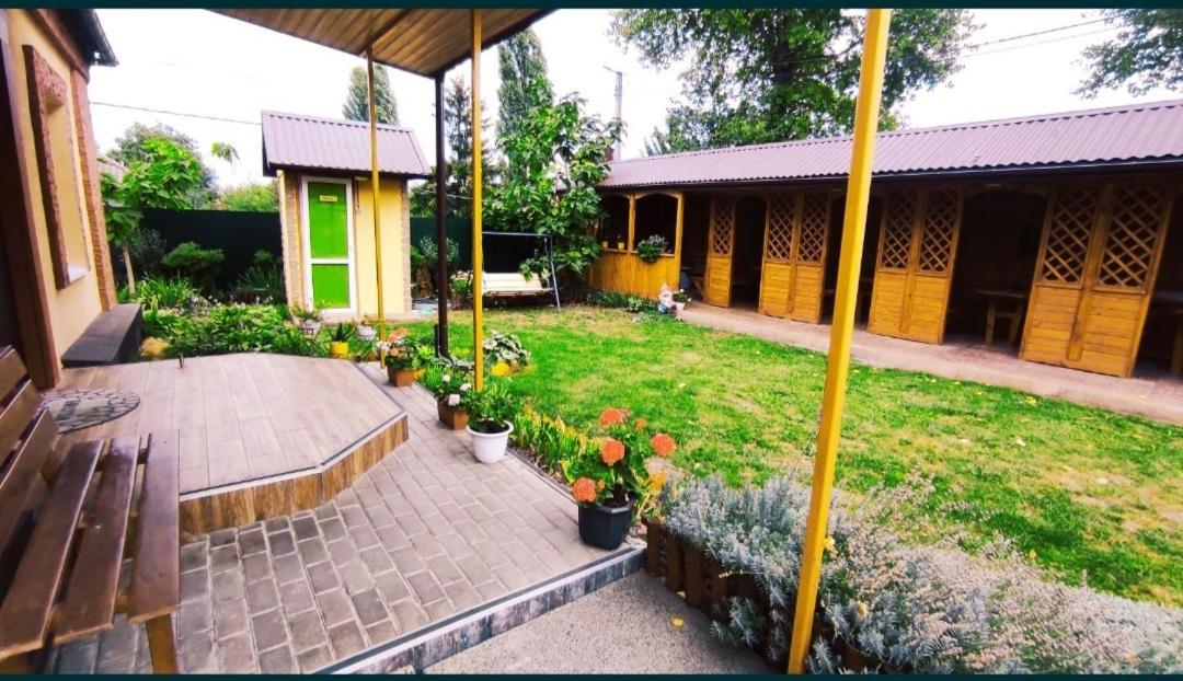 Міні Квартал Hotel Yahotyn Exterior photo